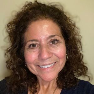 Meet your Posher, Gloria